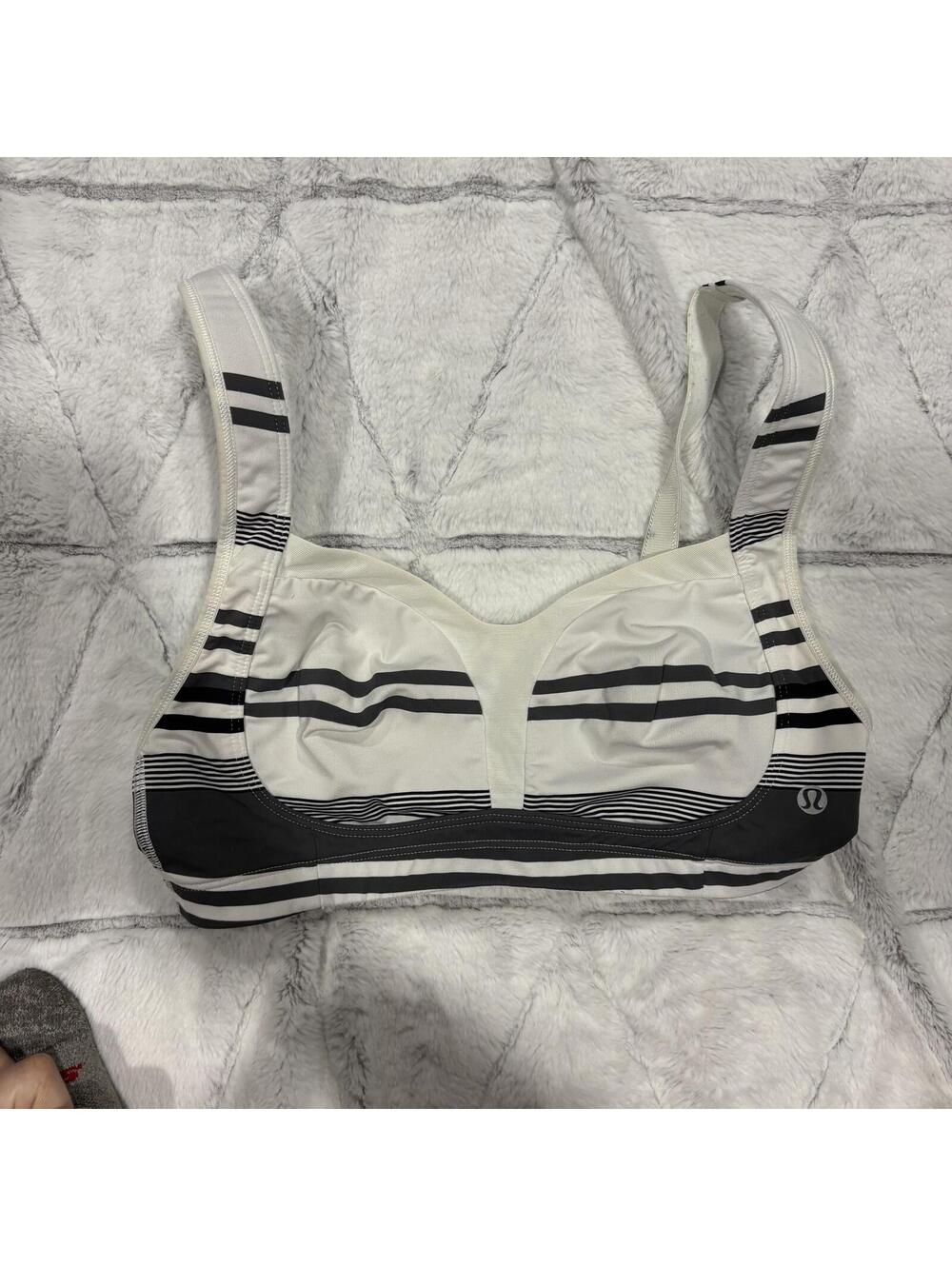 Lululemon Active Sports Women's Athletic Sports Bra 34C Black and White Nylon